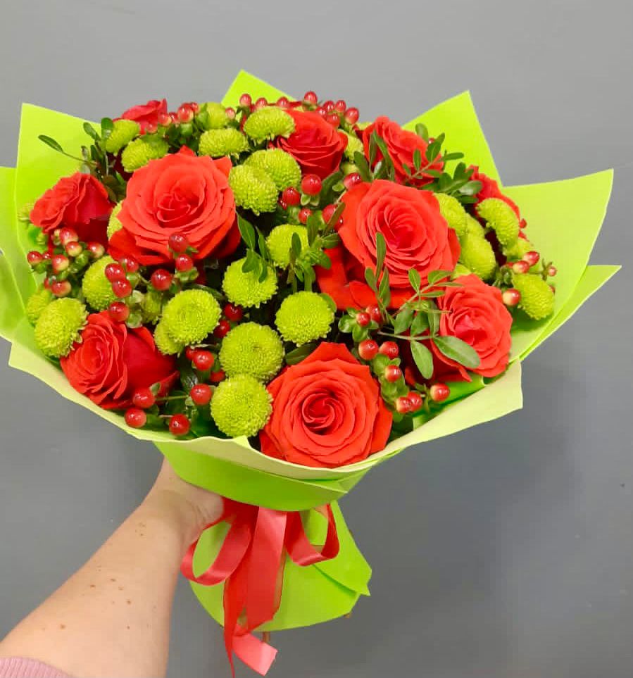 Букет цветов из: Хризантемы и Розы в Ельники