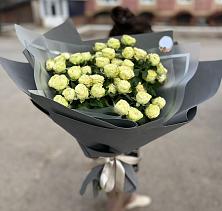 Букет Белые кустовые розы Солинеро в Ельники