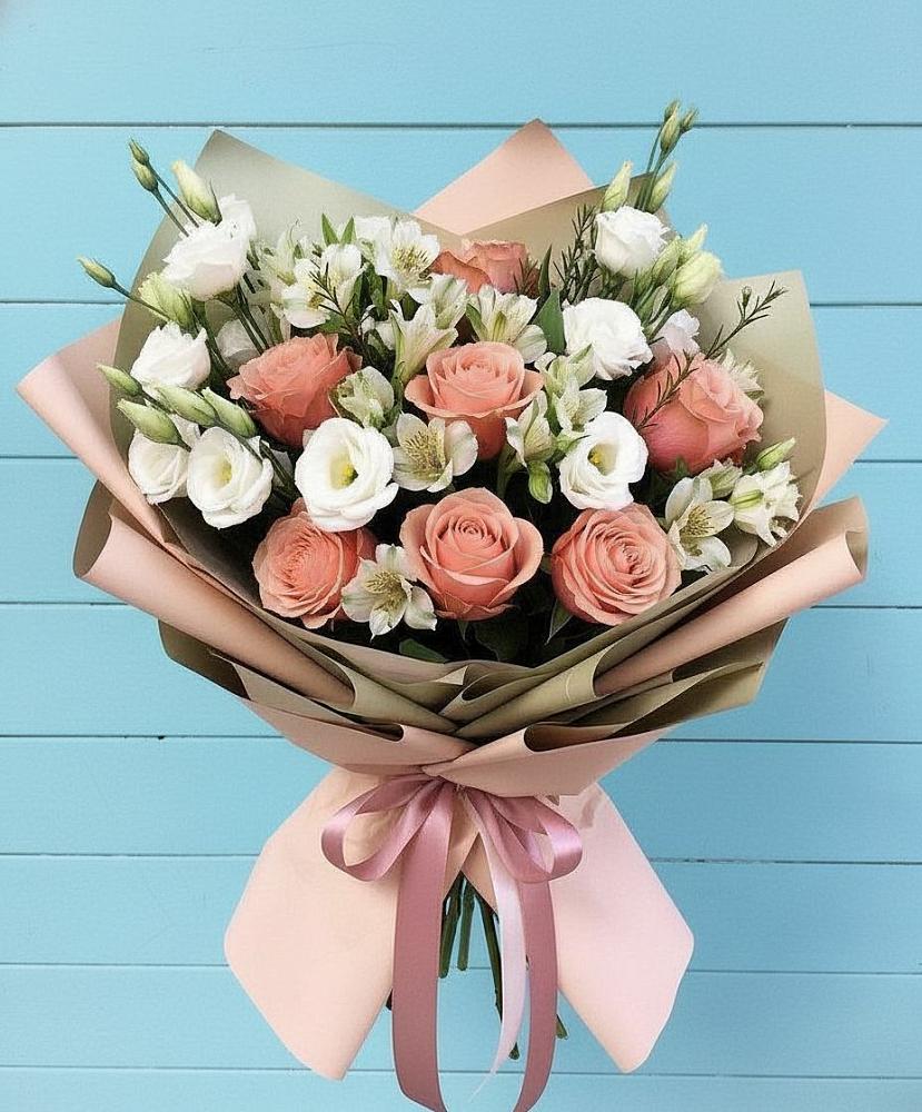 Букет цветов из: Розы, Альстромерии и Лизиантусы в Ельники