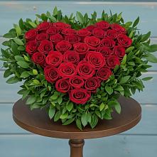 Цветочная композиция из Розы в виде сердца #REPLACE_PRED# Ельники