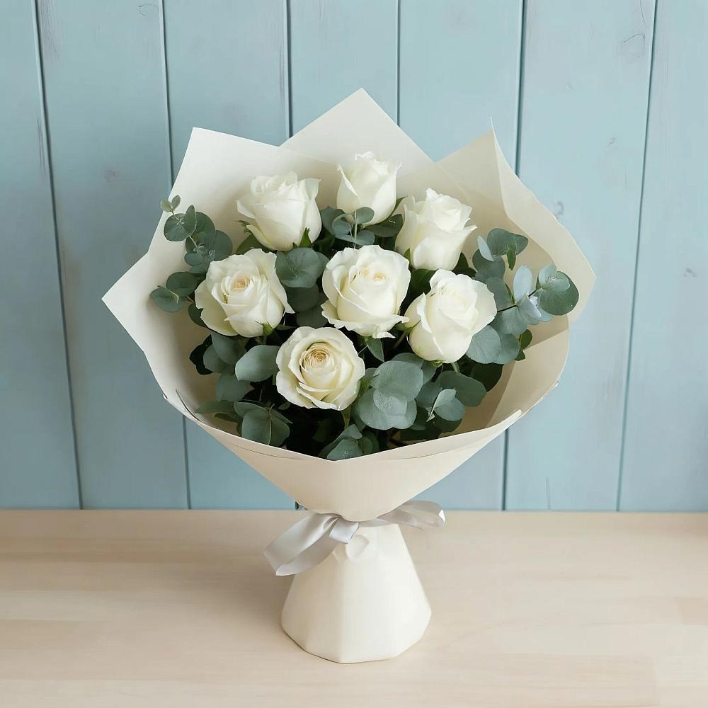 Букет Белые розы в Эвкалипте в Ельники