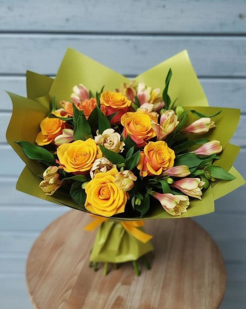Букет цветов из: Альстромерии и Розы в Ельники