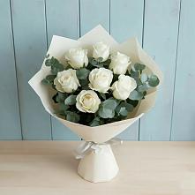Букет Белые розы в Эвкалипте в Ельники