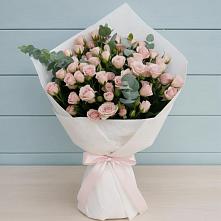 Букет цветов из:  Розы #REPLACE_PRED# Ельники