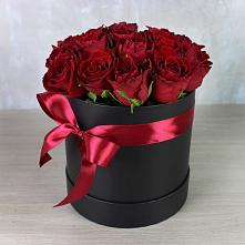 Цветочная композиция из Розы в шляпной коробке в Ельники