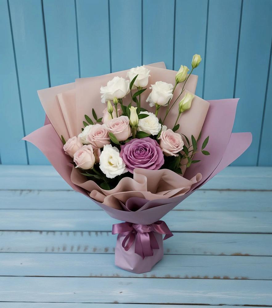 Букет цветов из: Розы и Лизиантусы в Ельники